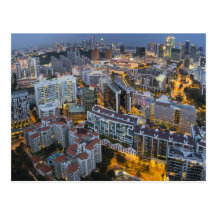 Paisaje urbano de Singapur en la postal azul de la
