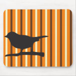 Pájaro del cuervo de Halloween y silueta anaranjad Tapete De Ratones