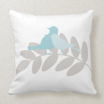 Pájaros de los azules cielos y del gris almohadas