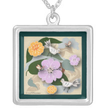 Pájaros y collar de las abejas