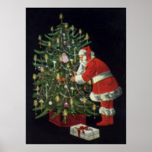Papá Noel que enciende velas en el árbol de navida Posters