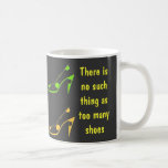 Para las hembras que aman los zapatos del tacón al tazas