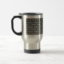 Pared de ladrillo blanca con los modelos irregular taza de café