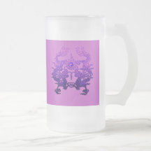 Pares de dragones púrpuras en los regalos y la rop taza de café