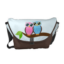 Pares del búho en una bolsa de mensajero del árbol bolsas messenger rickshaw