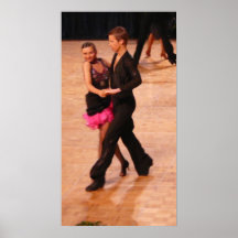 Pares latinos de la danza de salón de baile (negro poster