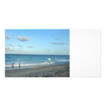 Pares que caminan en gaviota de la playa w de la F Tarjetas Personales
