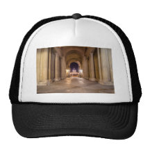 Pase en Louvre al puente de artes en París Gorros Bordados