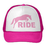 PASEO con el caballo de salto (rosa) Gorros Bordados
