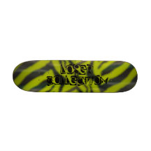 Paseo tiene gusto de una cebra verde tablas de skate