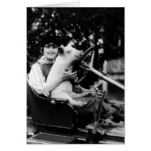 Pearl White que sostiene un cerdo, 1916. Felicitaciones