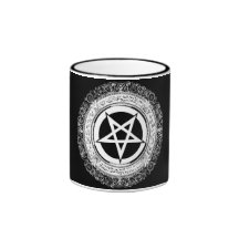 Pentagram adornado taza