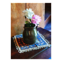 Peonies rosados y blancos en jarro verde comunicados personalizados