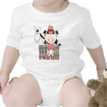 Pequeña vaquera del bebé con la camiseta del cabal