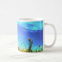 pequeñas flores en el monte arban taza