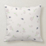 Pequeños pájaros en púrpura almohada