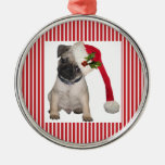 Perrito grande en el ornamento de Navidad del casq