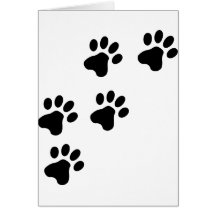 perrito lindo negro de las patas del perro felicitacion 