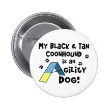 Perro negro y del moreno del Coonhound de la agili Pin
