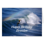 Persona que practica surf del feliz cumpleaños de  tarjeta