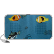 Pescados en el océano laptop altavoces