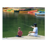 "Pescando en postal de la fotografía del lago"