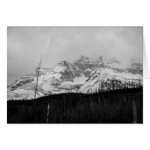 Picos nevados del día de fiesta de Montana Felicitación