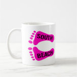 Pies desnudos de playa del sur tazas