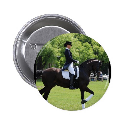 Pin de la demostración del caballo del Dressage