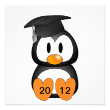 Pingüino adaptable de la graduación invitaciones personalizada