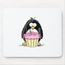 Pingüino del cumpleaños con la magdalena alfombrillas de raton