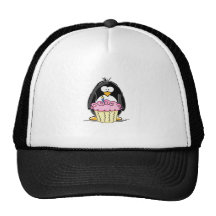 Pingüino del cumpleaños con la magdalena gorras de camionero