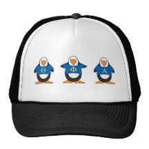 Pingüinos con el camisetas gorro de camionero