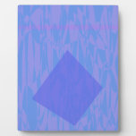 Pirámide azul placa