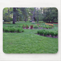 Plantas y flores en un parque hermoso tapetes de raton