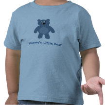Poca camiseta del azul del oso de la mamá linda