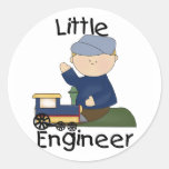 Pocas camisetas y regalos del ingeniero del tren etiquetas redondas