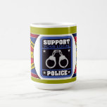 Policía local de la ayuda taza