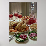 Pollo, ensalada y pepino deliciosos posters