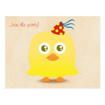 Pollo lindo con la postal del gorra del fiesta