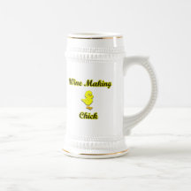 Polluelo de la elaboración de vino taza de café