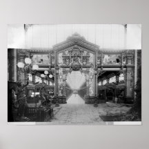 Pórtico de la tela en la exposición universal poster