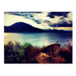 Postal azul marino de las nubes del lago chair