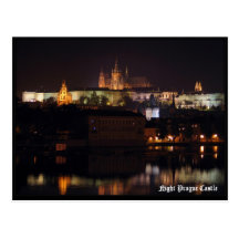 Postal del castillo de Praga de la noche