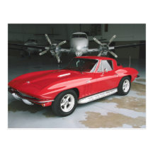 Postal roja de Chevrolet Corvette