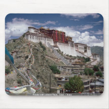 Potala con las banderas del rezo, Tíbet, China Tapetes De Ratones