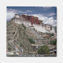 Potala con las banderas del rezo, Tíbet, China Imanes De Nevera