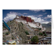 Potala con las banderas del rezo, Tíbet, China Tarjeton
