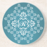 Práctico de costa con monograma del damasco azul y posavasos personalizados