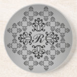 Práctico de costa con monograma del damasco gris y posavasos diseño